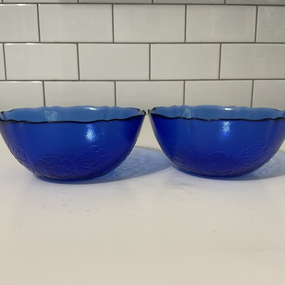 VTG GLCOLOC ARCOROC FRANCE Cobalt Blue Floral Small Glass Bowls Set of 2 - Picture 1 of 9